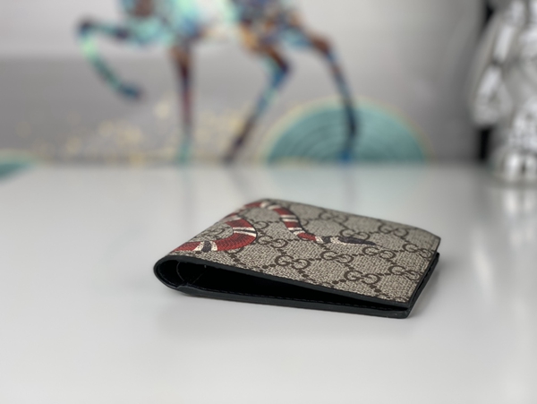 グッチ財布コピー側面デザイン